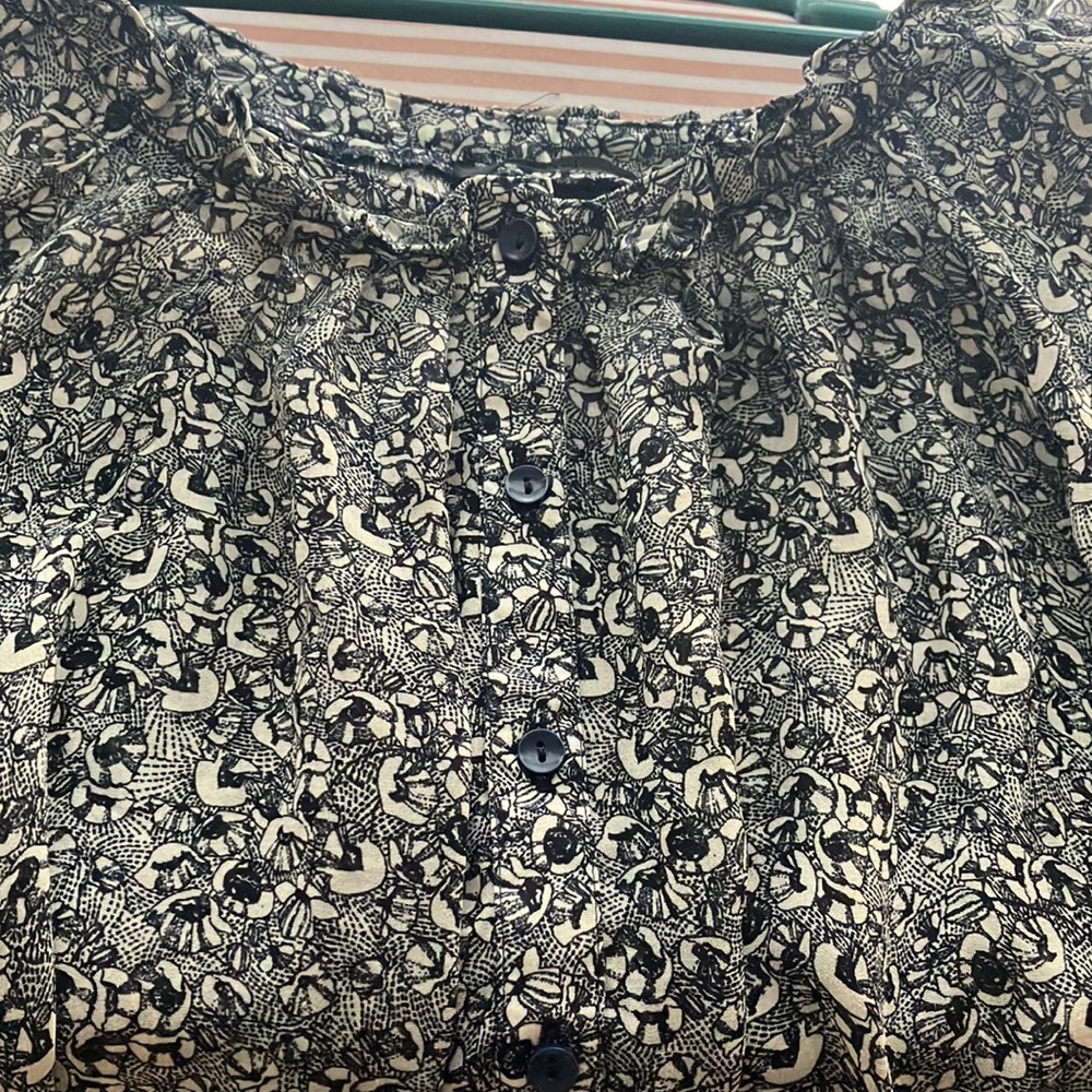 NWOT H&M navy blue floral button up blouse  size 6 PTP 21” oversized